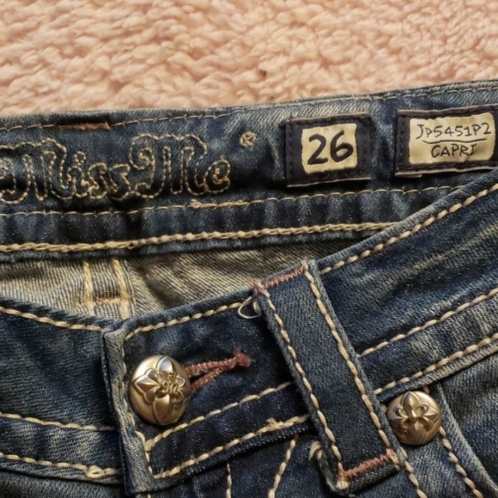 Miss Me cropped jeans with Butterflies - Picture 8 of 8